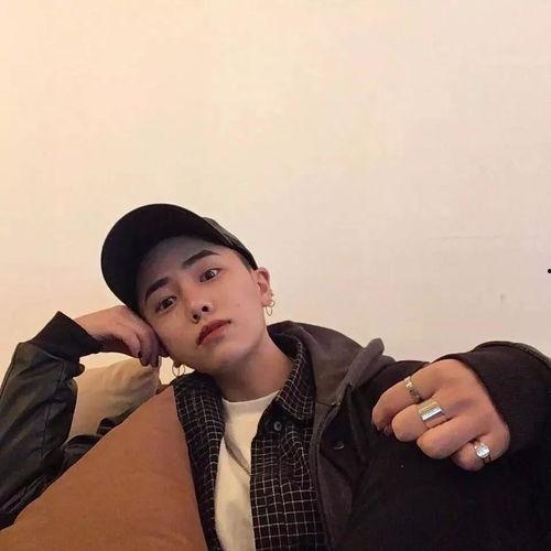 娱乐吃瓜头像男生霸气,娱乐吃瓜头像男生风采独树一帜